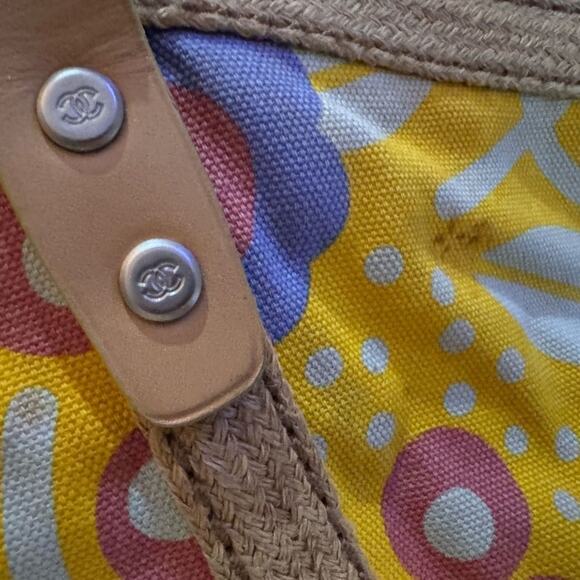 CHANEL CC Logos Flower Shoulder Tote Bag Canvas Leather Yellow 2 callouts GUC - Picture 7 of 11